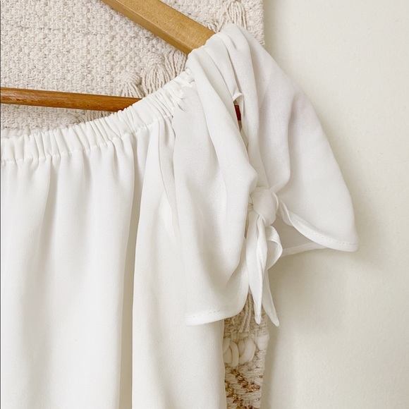 Off the shoulder tie blouse - Picture 3 of 5